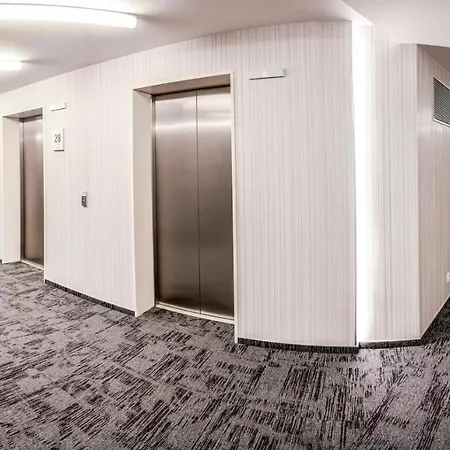 Apartman Luxury - 28th Floor View, Garage Parking & River Promenade